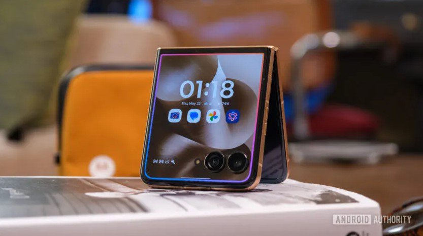 Top 4 smartphone Android đáng mua hơn Galaxy Z Tri Fold - 5