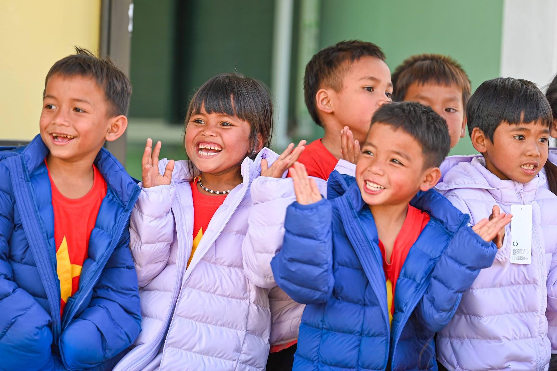 UNIQLO Việt Nam tặng 5.000 áo giữ nhiệt HEATTECH cho người dân tại Quảng Trị - 5