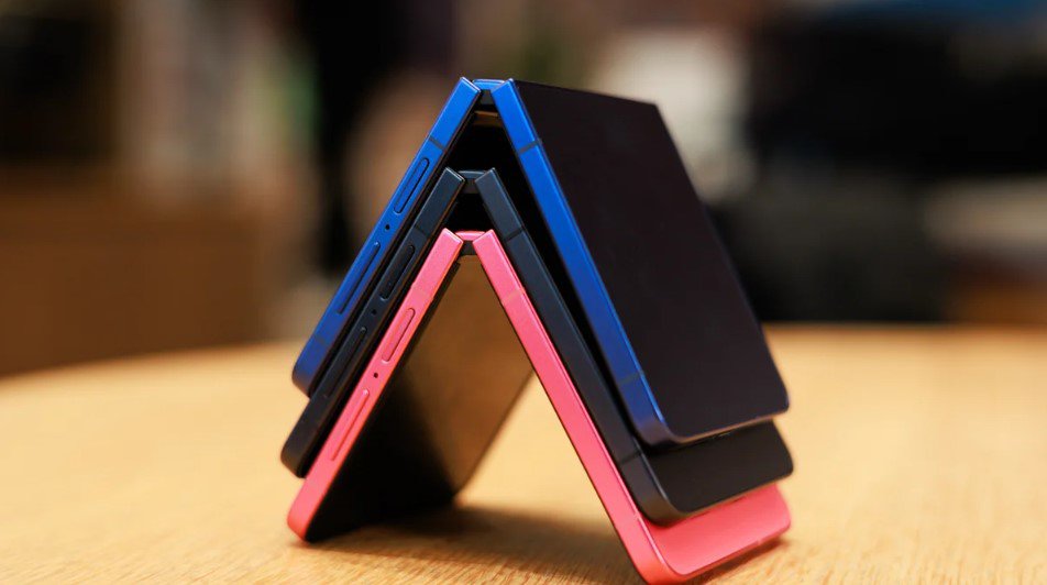 iPhone Flip gập cũng sẽ được Apple cho ra mắt? - 1