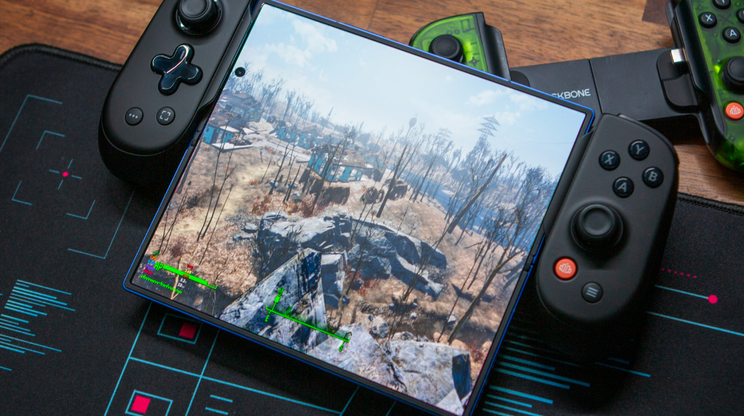 Điểm danh 6 smartphone cao cấp chơi game xuyên Tết Bính Ngọ - 1