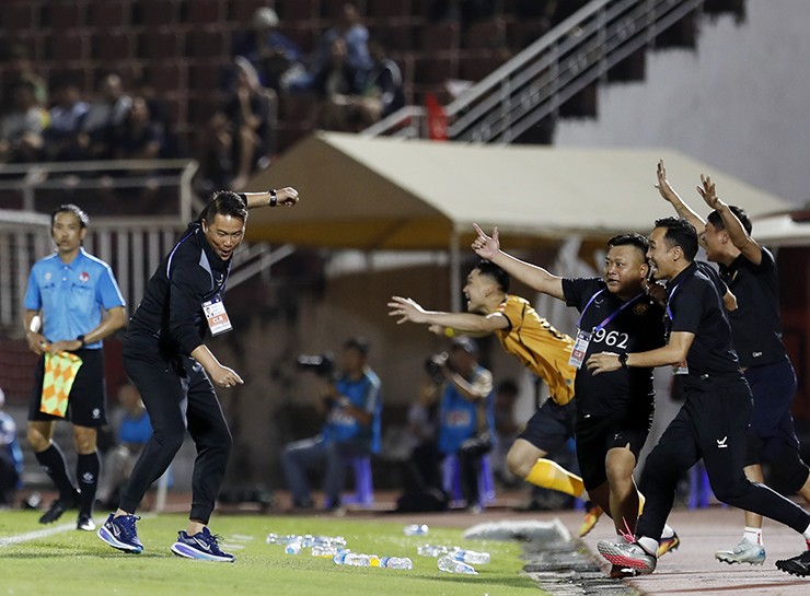 CLB Thanh Hóa đăng ký cựu thủ môn U23 Việt Nam đá tiền đạo, vỡ òa hạ đội Công an TP.HCM - 2