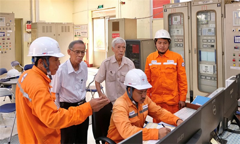 Gặp gỡ những con người lặng lẽ "giữ lửa" cho tết Việt - 6