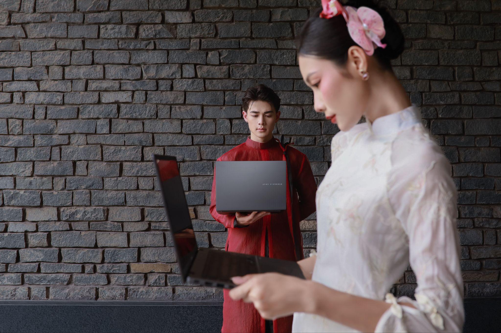 Đi làm quên mang sạc, tưởng “toang” rồi - Nhưng chiếc laptop này vẫn trụ nguyên một ngày - 7