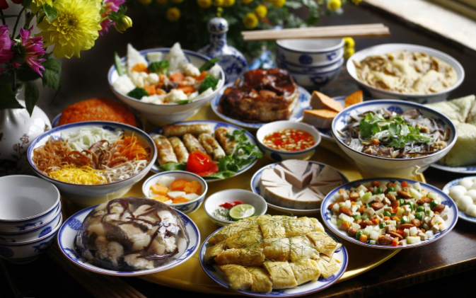Mâm cỗ Tết: Món nào tốt, món nào “đại kỵ” với khớp? - 1