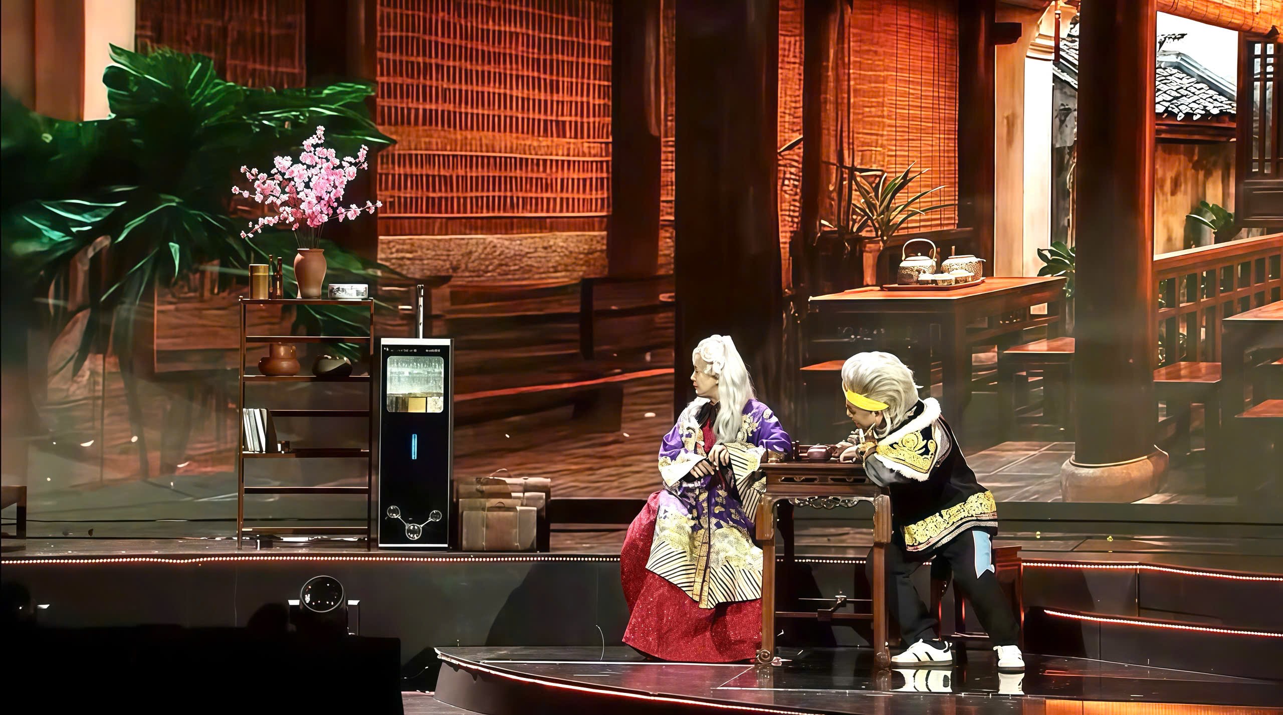 Karofi trên sóng chương trình giao thừa được Tào Đẩu - Thiên Lôi khen “xịn sò” - 1