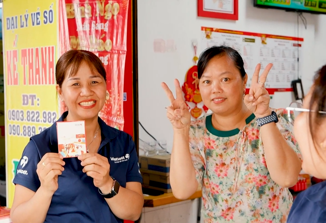 Bà chủ điểm bán vé Vietlott trúng hơn 257 tỷ đồng: Nhiều người tới “xin vía” - 3