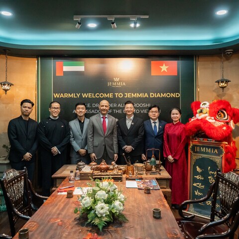 Jemmia Diamond đón tiếp Đại sứ UAE: khẳng định vị thế cầu nối thương mại Việt Nam – UAE và kiến tạo "Kim cương vượng khí" - 2