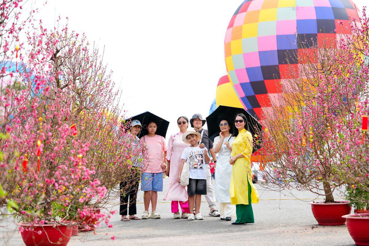 Một ngày du xuân Cần Giờ, trọn niềm vui cho cả gia đình, vẹn ký ức cho nhiều mùa Tết - 2
