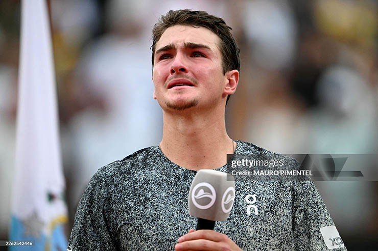 Nóng nhất thể thao sáng 24/2: Thần đồng Fonseca bật khóc sau chức vô địch Rio Open - 2