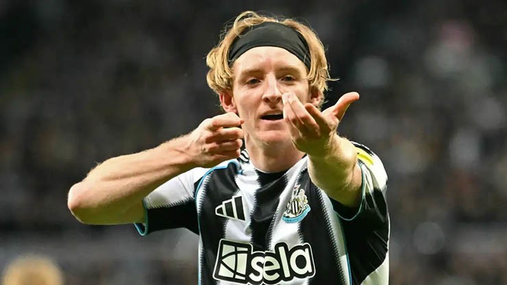 Tin mới nhất bóng đá tối 23/2: Liverpool bạo chi 83 triệu bảng, chiêu mộ Gordon thay Salah - 1