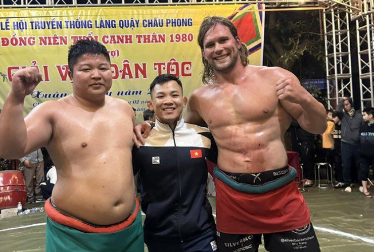 "Siêu kinh điển" vật hội làng Việt Nam: Ngôi sao đẳng cấp thế giới vất vả trước đô cử 100kg - 1
