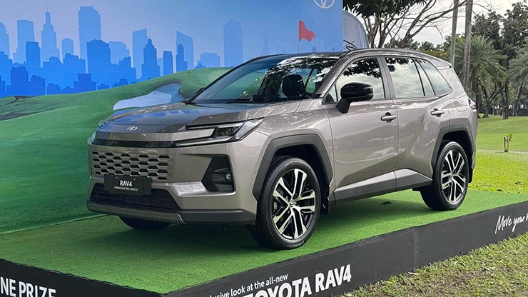 Toyota RAV4 Hybrid 2026 sắp trình làng, giá dự kiến từ 978 triệu đồng - 2