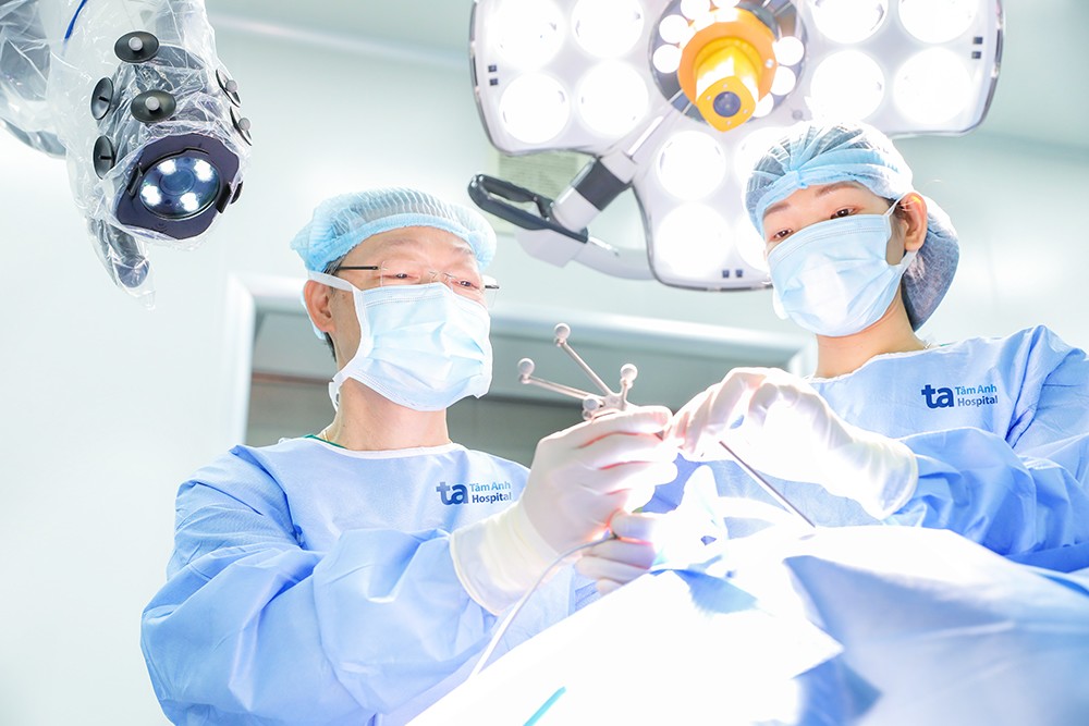 Bệnh viện Tâm Anh lập kỷ lục châu Á về phẫu thuật não bằng Robot AI duy nhất Việt Nam - 2