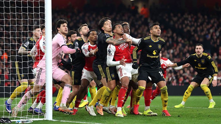 Ngoại hạng Anh bị tố nhàm chán: Amorim bất ngờ được nhắc tên, 3-4-3 có thể là trào lưu - 2