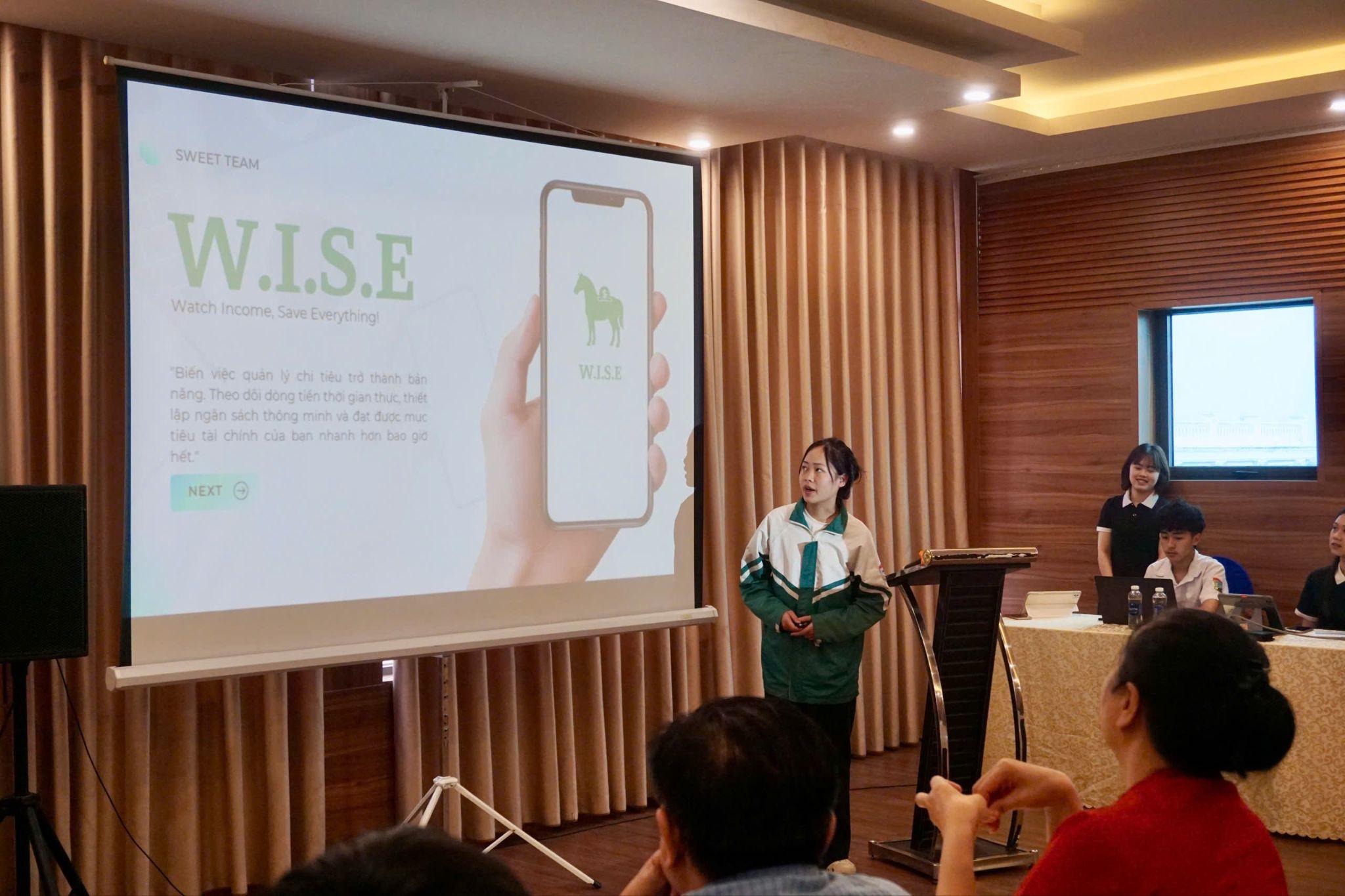 Học sinh THPT Thái Nguyên "trình làng" sản phẩm công nghệ sau 6 tháng đào tạo - 3