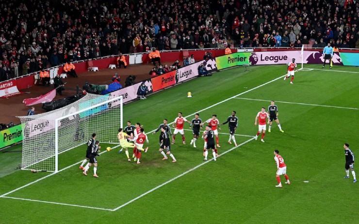 Arsenal chấp nhận vai "phản diện" Ngoại hạng Anh, fan phí tiền vào sân - 2