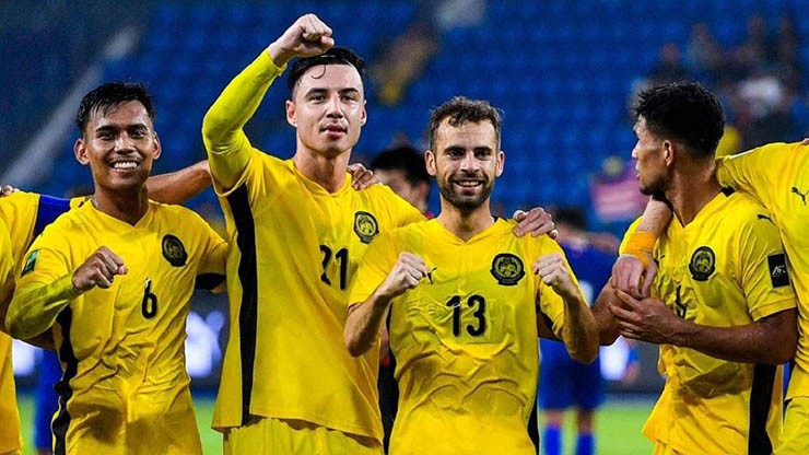 Malaysia nhận án phạt tàn khốc, fan đòi đuổi 7 sao nhập tịch "chui" - 1