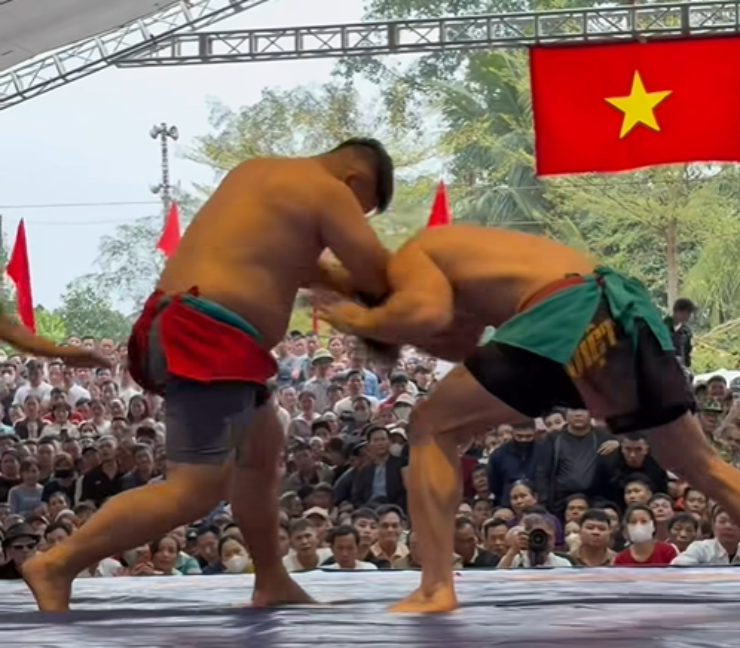 Kinh điển "Thần Sấm" đấu đô vật 100kg tranh 100 triệu đồng, vật cổ truyền thành "thi tát" - 1