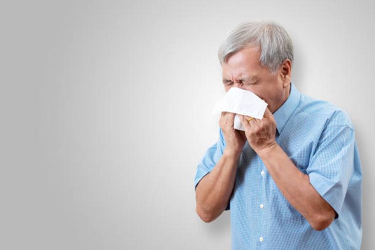 Thói quen khiến phổi “khóc thét”: ho rát cổ, đàm đặc như keo, thở nặng như đeo đá - bạn có đang mắc phải? - 6