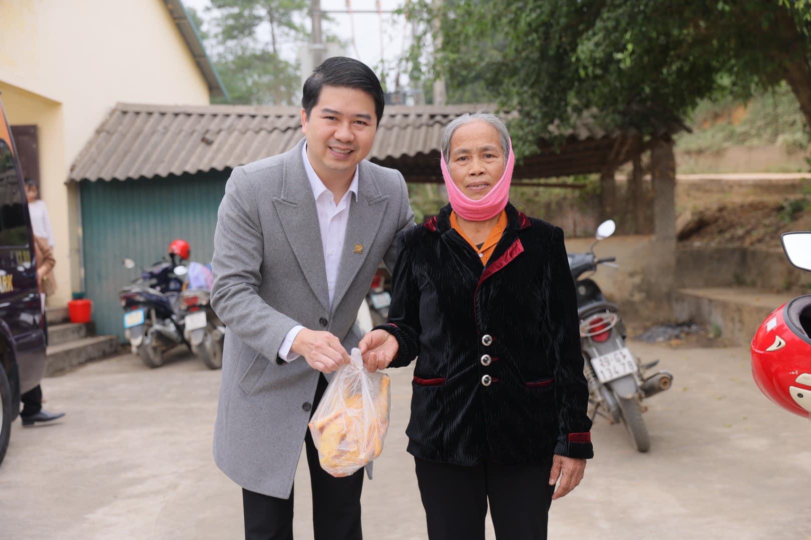 Người bác sĩ quân y và hành trình “tìm lại cuộc đời mới” cho nhiều bệnh nhân suốt 14 năm - 3