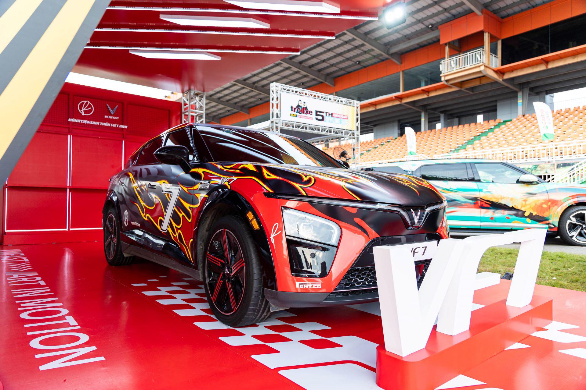 Chị em chọn xe gì để vừa đẹp, vừa tự tin cầm lái? - 1