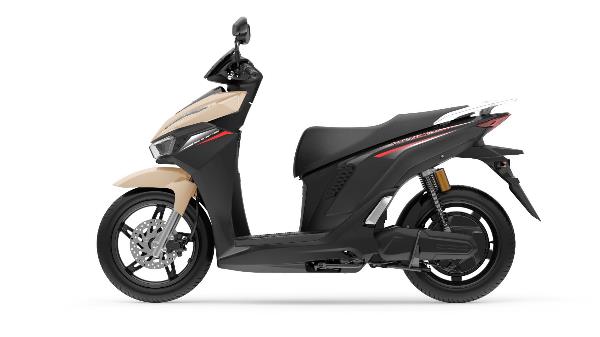 Công nghệ đổi pin tiện lợi, combo quà tặng nặng tay: VinFast Viper tăng sức nóng trước “giờ chót” ưu đãi - 2