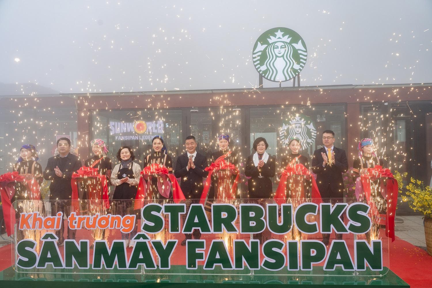 Fansipan chính thức có cửa hàng Starbucks cao nhất châu Á - 1