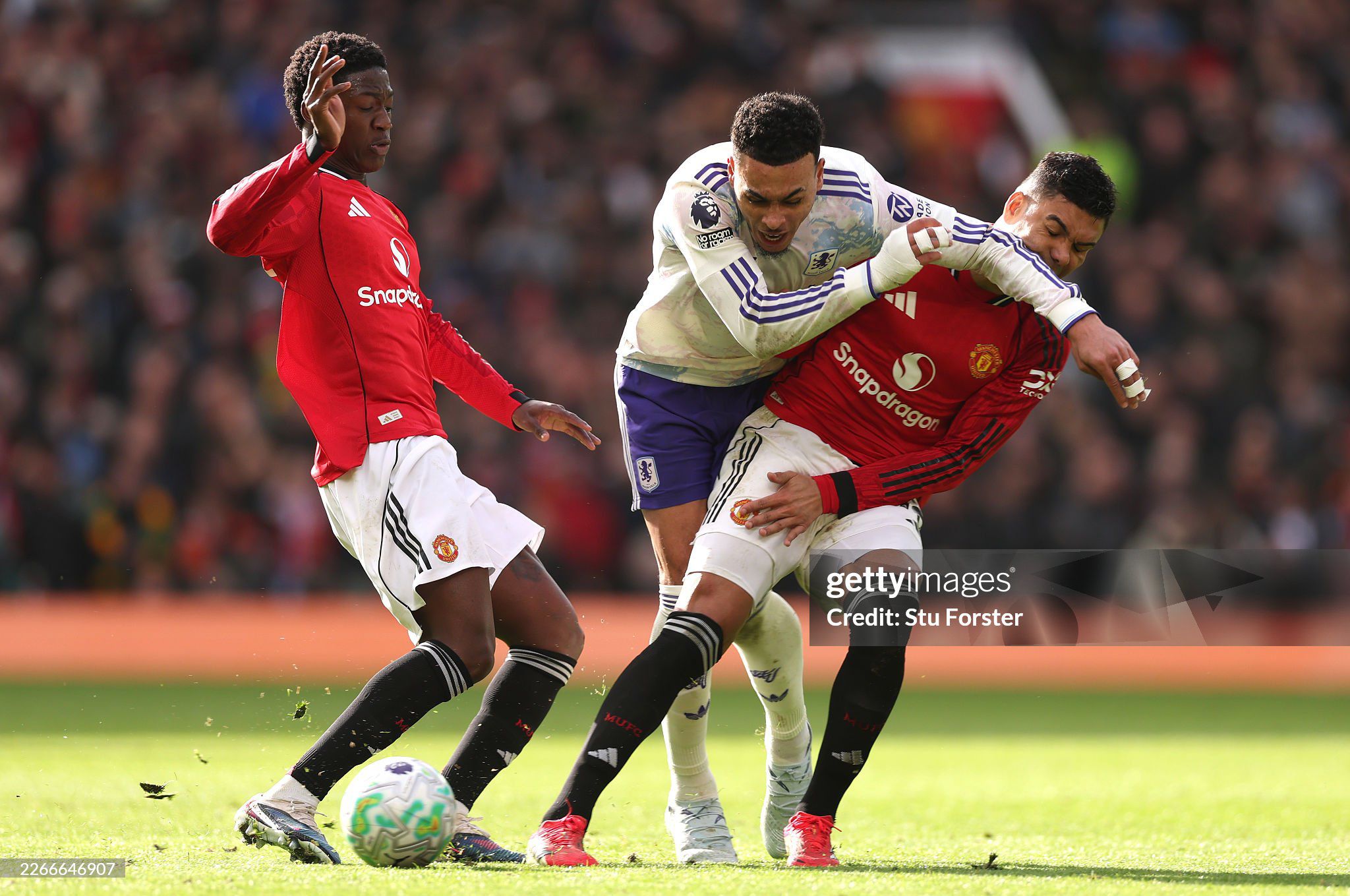 MU sáng cửa đoạt vé Cúp C1: Lịch 5 trận tới ra sao so với Liverpool - Chelsea? - 1