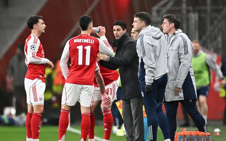 Tin mới nhất bóng đá tối 17/3: Ba sao Arsenal nguy cơ bị treo giò ở Cúp C1 - 1