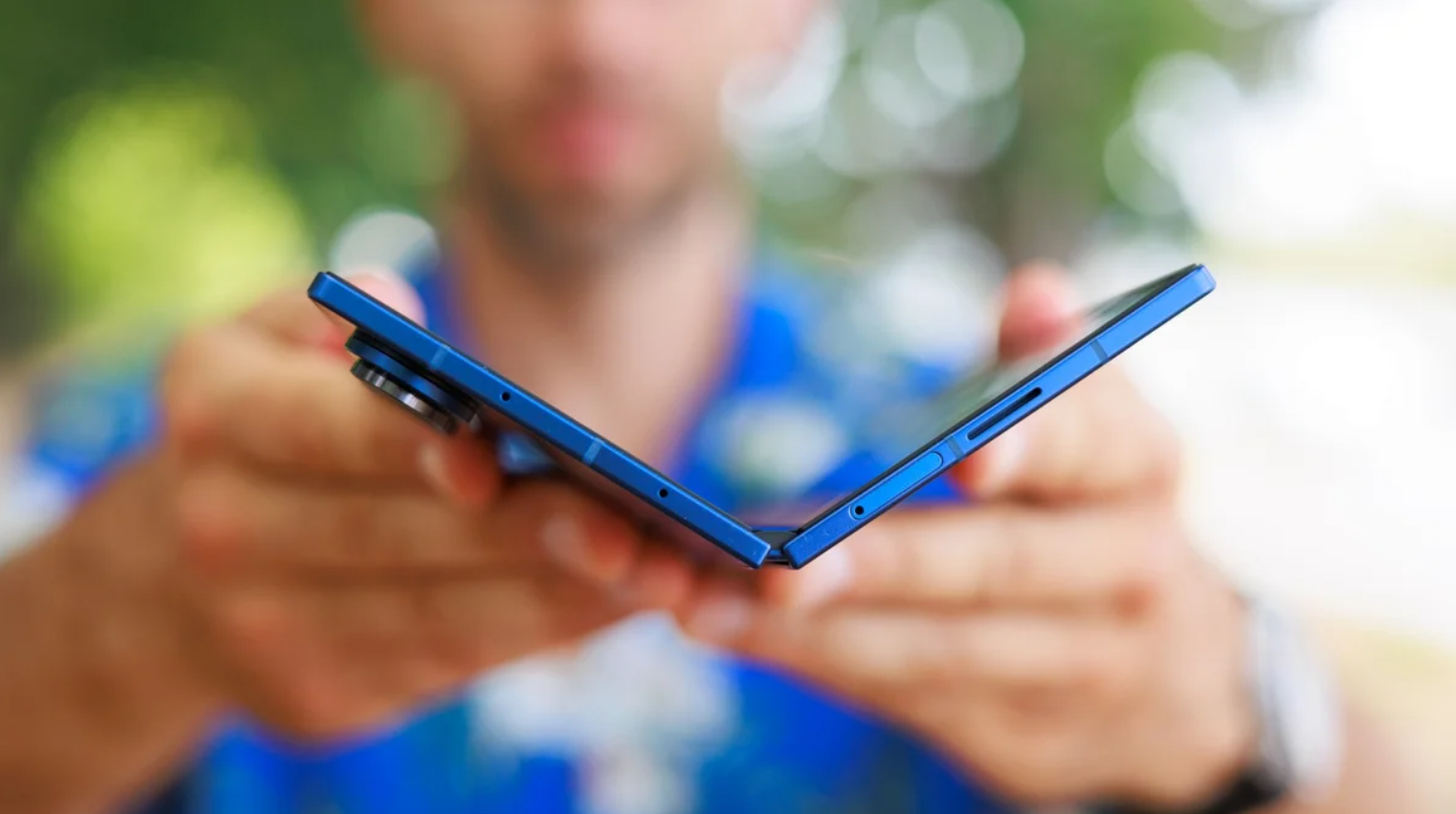 Apple có thể thống trị thị trường smartphone màn hình gập nhờ điều này - 1