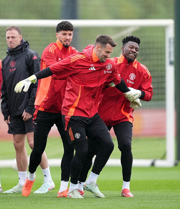 MU “đại phẫu” vị trí thủ môn: Onana & 3 người thừa nguy cơ bị thanh lý - 2