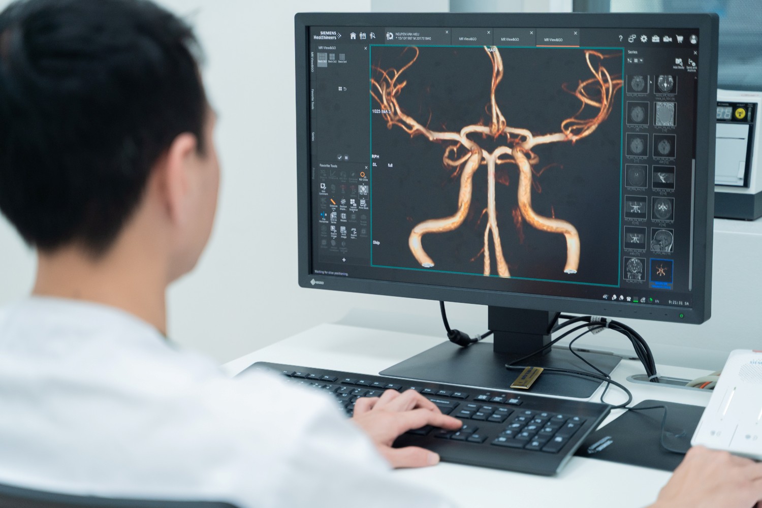 “Đột nhập” Vinmec Ocean Park 2 khám phá “siêu máy” MRI 3.0 hiện đại hàng đầu thế giới, lần đầu có mặt tại Việt Nam - 3