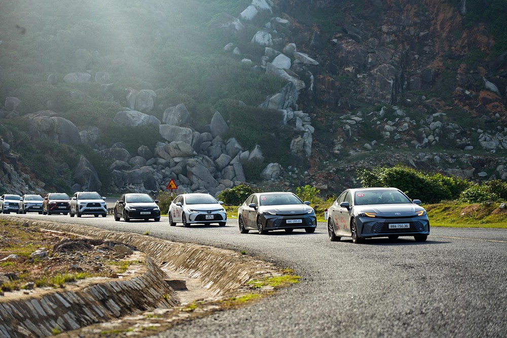 Toyota Hybrid Electric 2026: Phá vỡ rào cản, bùng nổ doanh số - 2