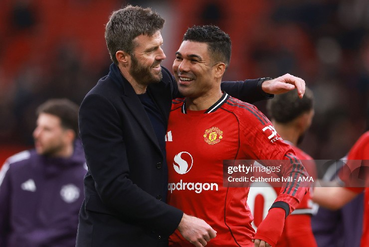 Carrick “lộ mặt” ở MU: Điềm tĩnh ngoài sân, bùng nổ trong phòng thay đồ - 2