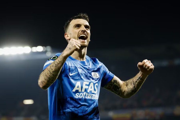 "Cơn mưa" thẻ đỏ ở Conference League, 8 ông lớn khó nhọc ghi danh tứ kết - 3