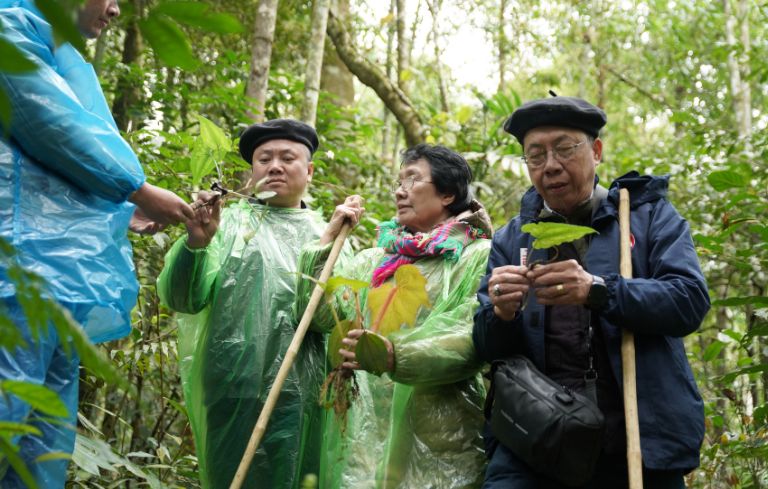 TTƯT, Bác Sĩ Lê Hữu Tuấn và sứ mệnh phụng sự cộng đồng tại Thuốc Dân Tộc - 3