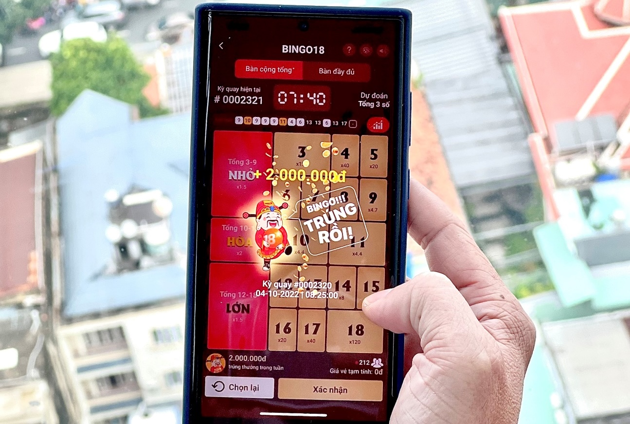 Mua vé số qua điện thoại, người chơi hồi hộp mỗi khi nhận được tin nhắn - 3