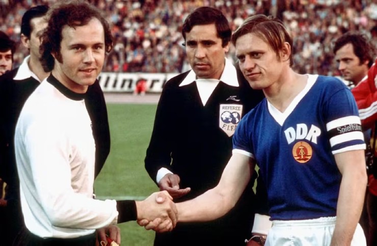 Trận cầu "độc nhất" World Cup Đông Đức - Tây Đức: 90 phút bùng nổ, giao thoa của lịch sử - 4