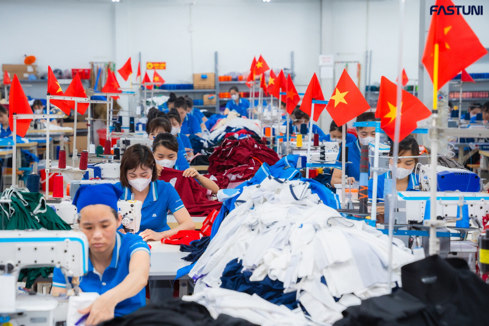 Đồng phục Fast Uni - Đồng phục may sẵn tiện lợi, nhanh chóng, tiết kiệm - 4