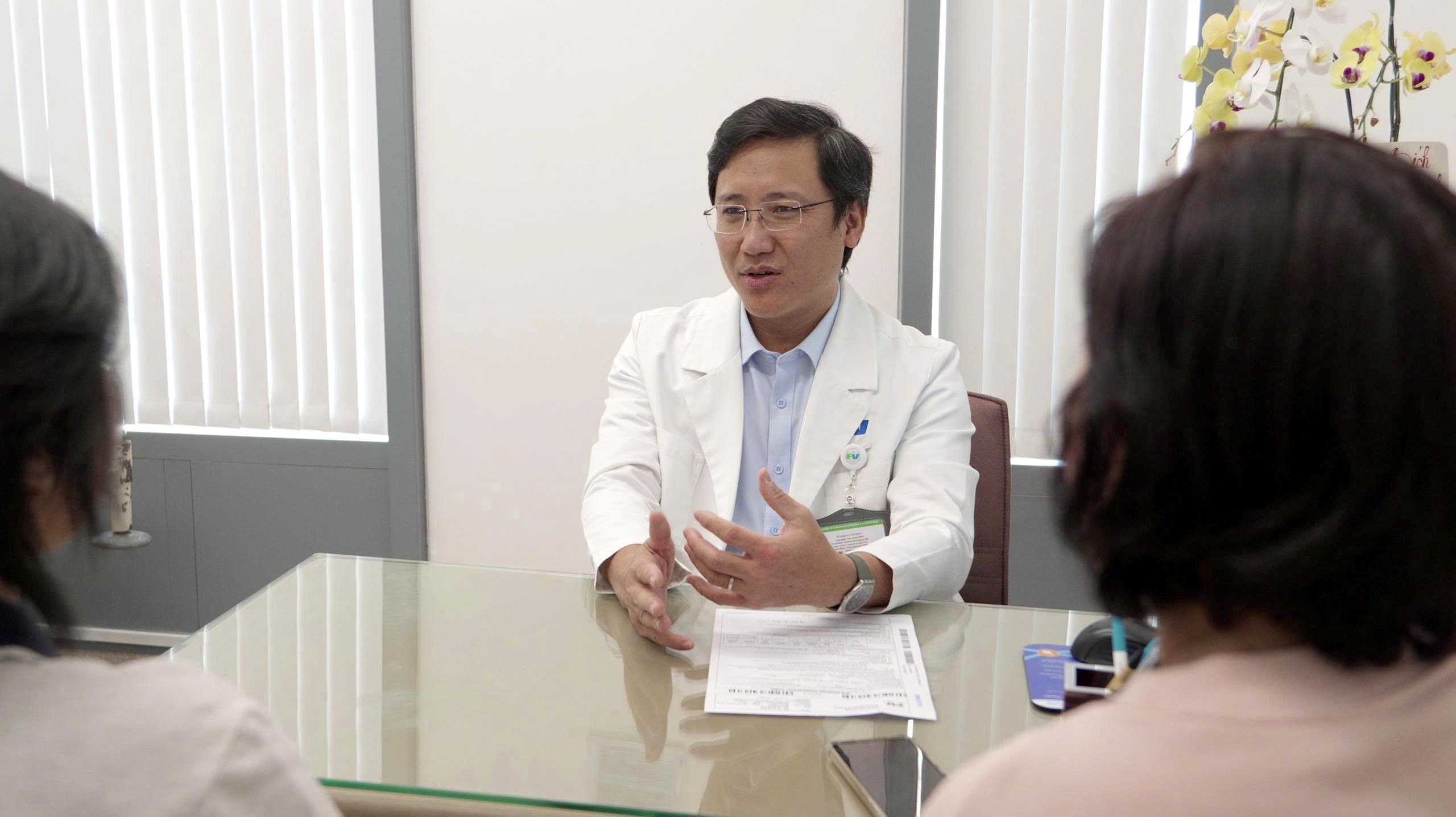 Bác sĩ FV dùng robot da Vinci tiếp cận “đỉnh lồng ngực” loại bỏ khối u hiếm gặp cho bệnh nhi - 1