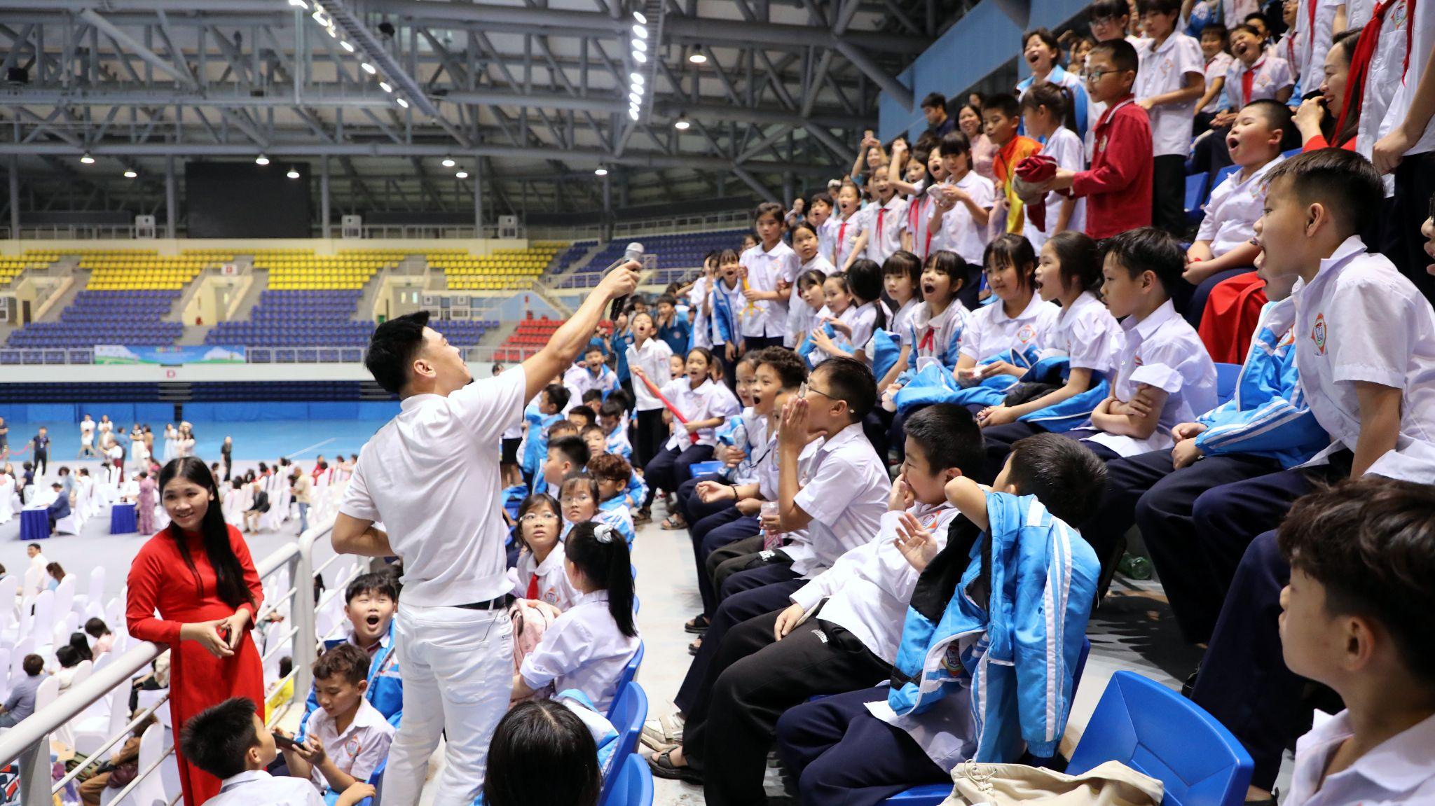 Toyota Việt Nam tiếp sức kỹ năng an toàn giao thông cho học sinh tiểu học - 1