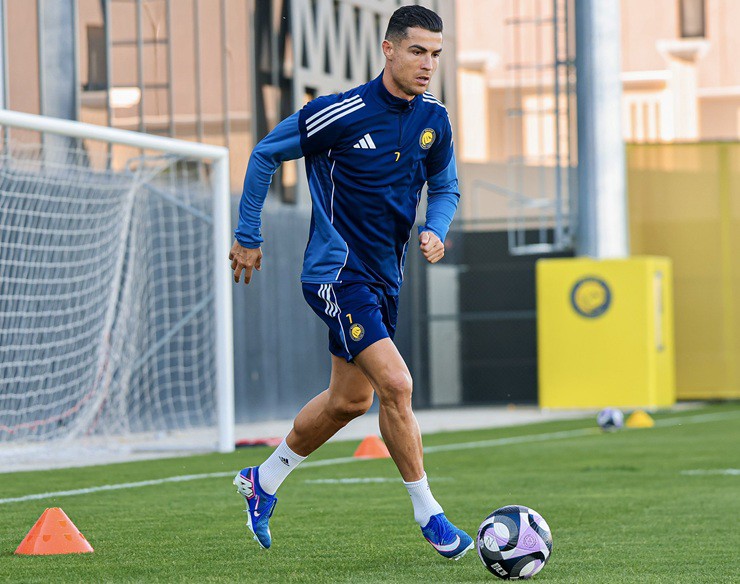 Ronaldo đăng loạt ảnh trở lại tập luyện, báo tin vui cho Al Nassr - Bồ Đào Nha - 2