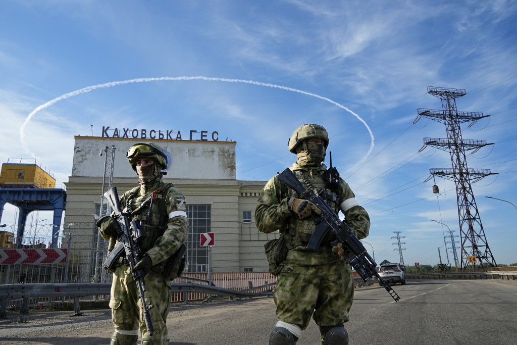 Lãnh đạo DPR: Lực lượng ly khai sẽ không dừng lại ở biên giới Donetsk - 2