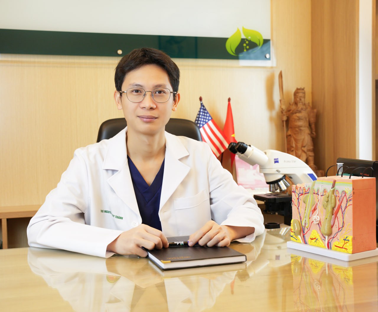 Dr Duy Thành hướng dẫn cách chăm sóc sau cấy tóc tự thân - 1