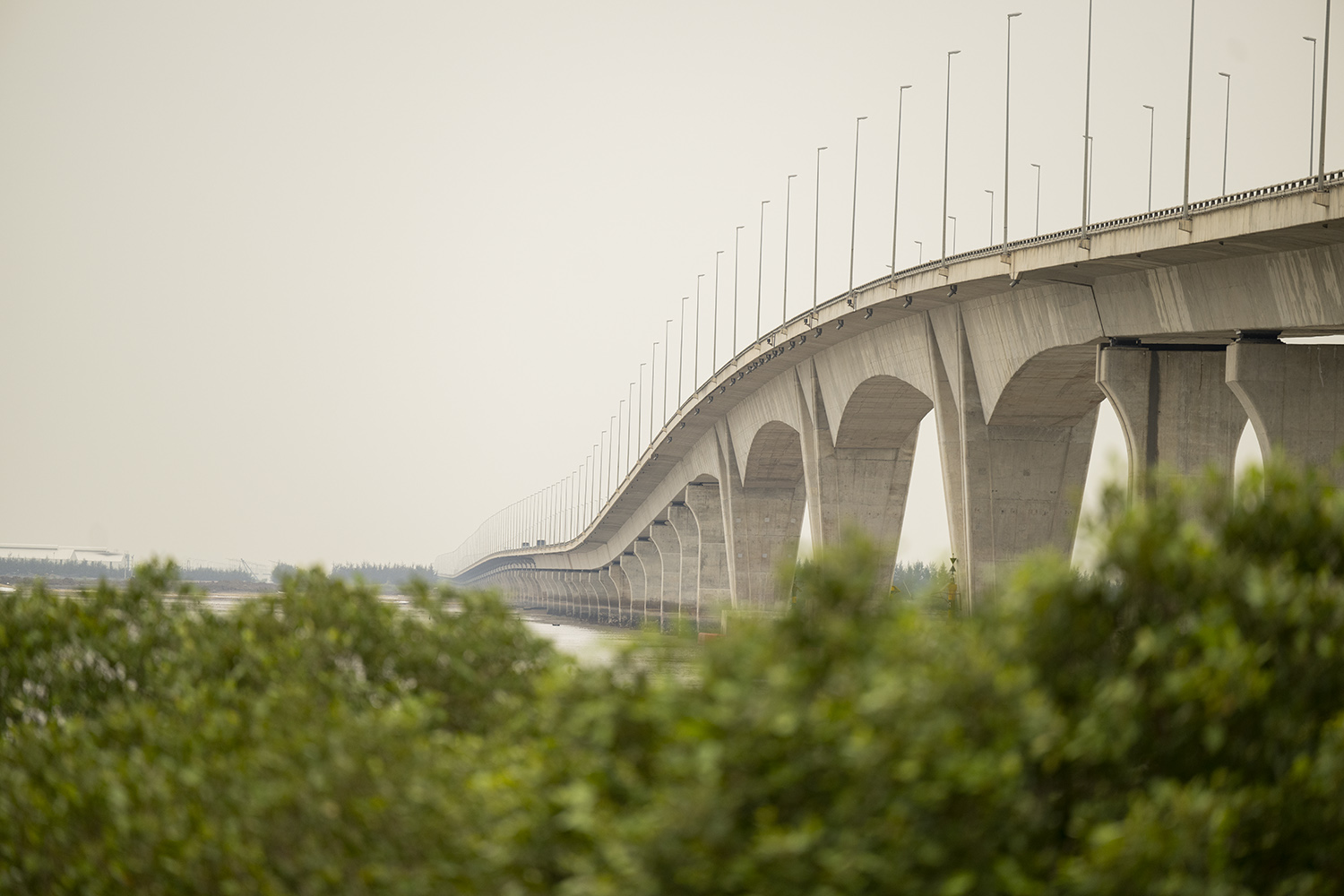Cầu vượt biển dài nhất Việt Nam nhìn từ trên cao - 10