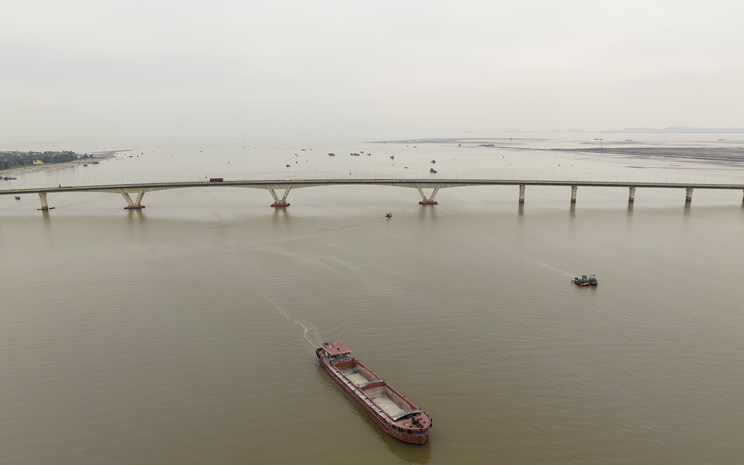 Cầu vượt biển dài nhất Việt Nam nhìn từ trên cao - 8