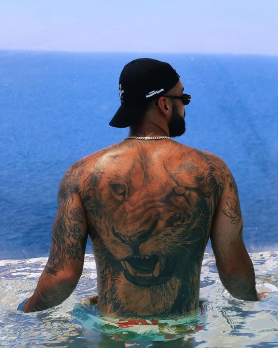 8 năm sau ngày đến Việt Nam, sao nam "bị trục xuất vì quá đẹp trai" sống ra sao? - 11