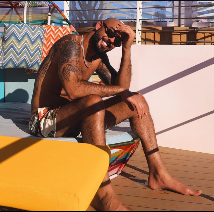 8 năm sau ngày đến Việt Nam, sao nam "bị trục xuất vì quá đẹp trai" sống ra sao? - 12