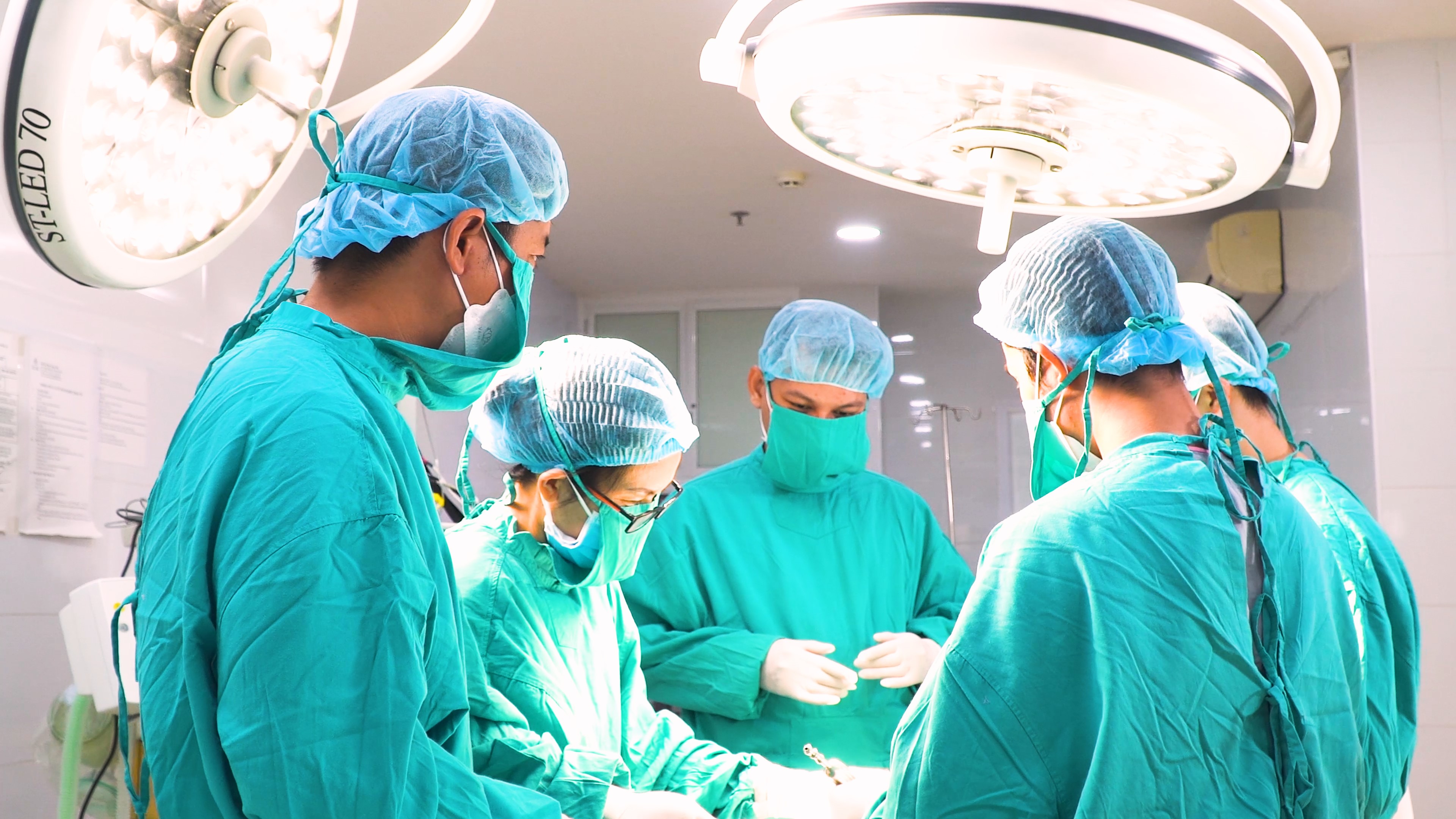 Thẩm mỹ viện Ngọc Phú tặng quà ‘khủng’ mừng sinh nhật lần thứ 36 - 4