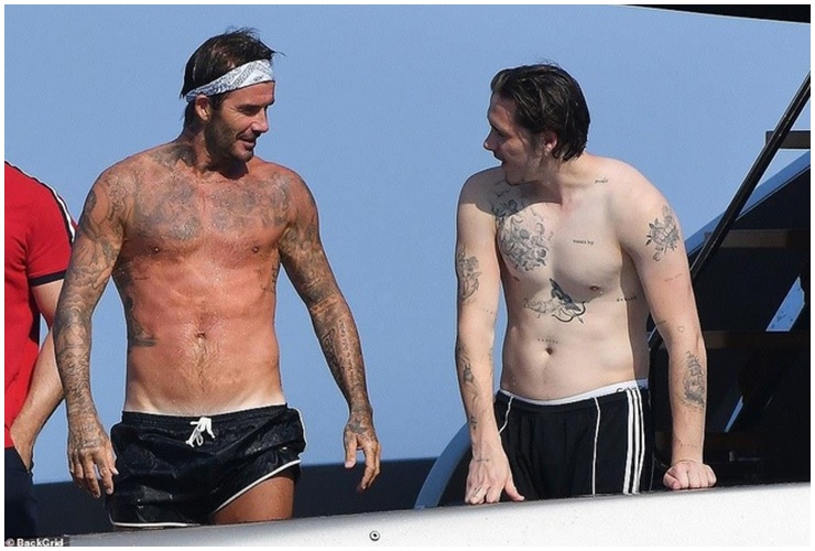 David Beckham xuất hiện cùng với cả gia đình, diện mạo &#34;đè bẹp&#34; hai con trai lớn - 3